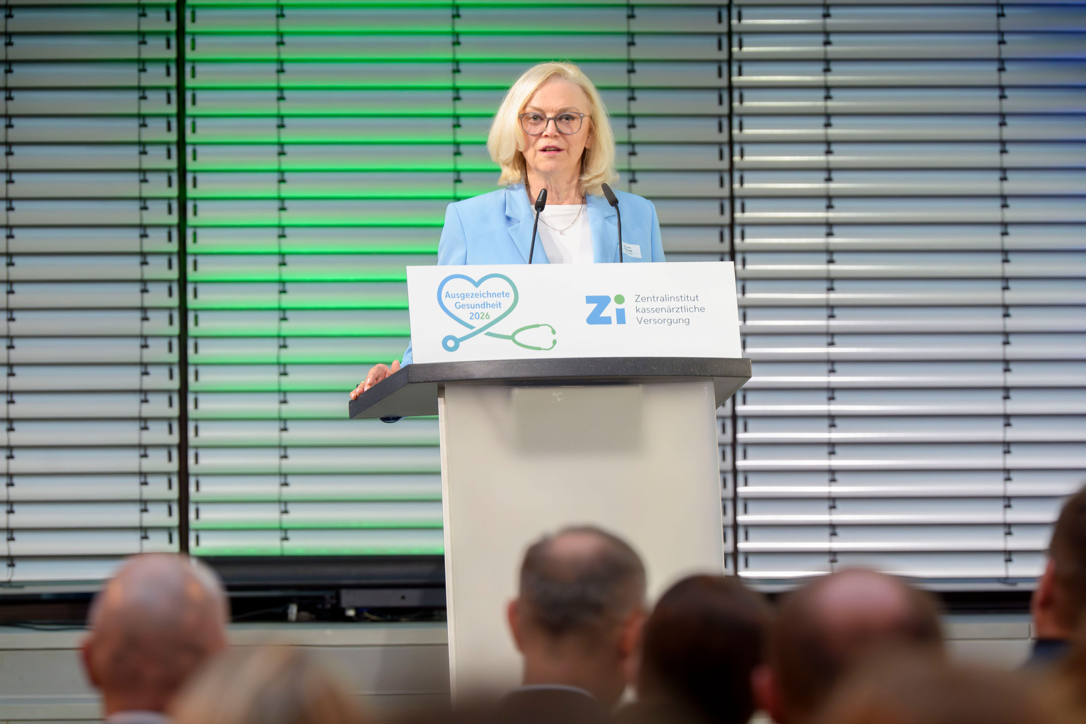 Dr. Annette Rommel während ihrer Begrüßung und Eröffnung des Events.