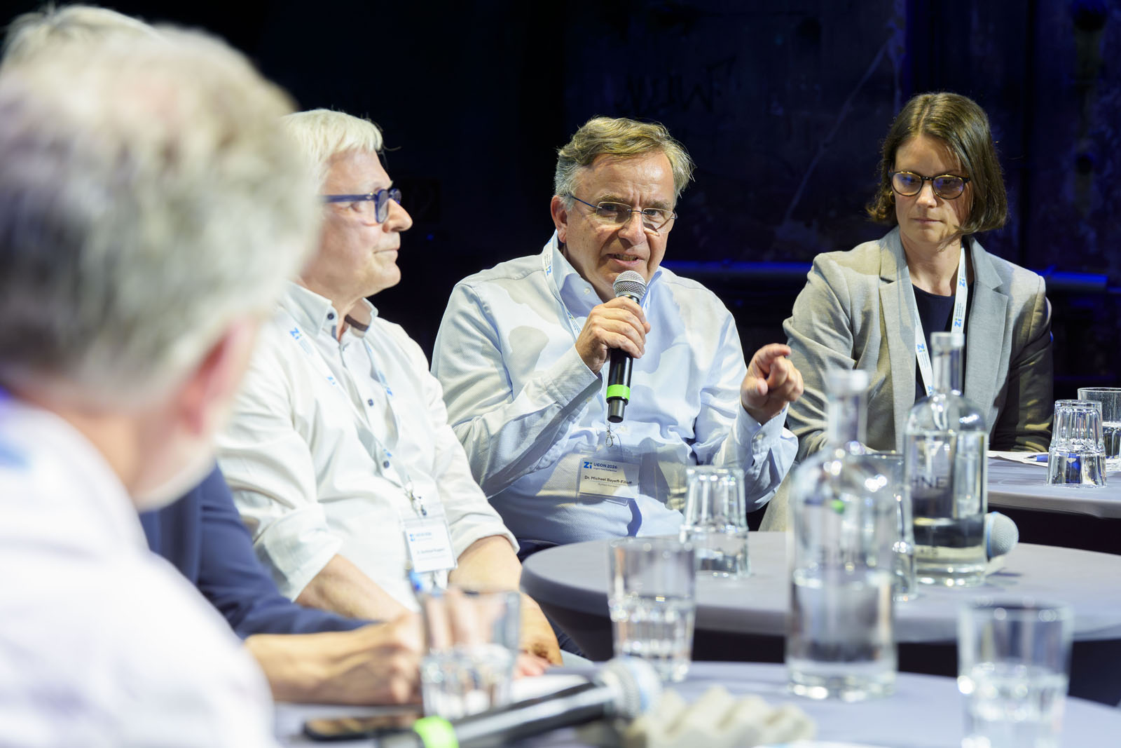 Dr. Michael Bayeff-Filloff während seines Wortbeitrags im Panel INZ.