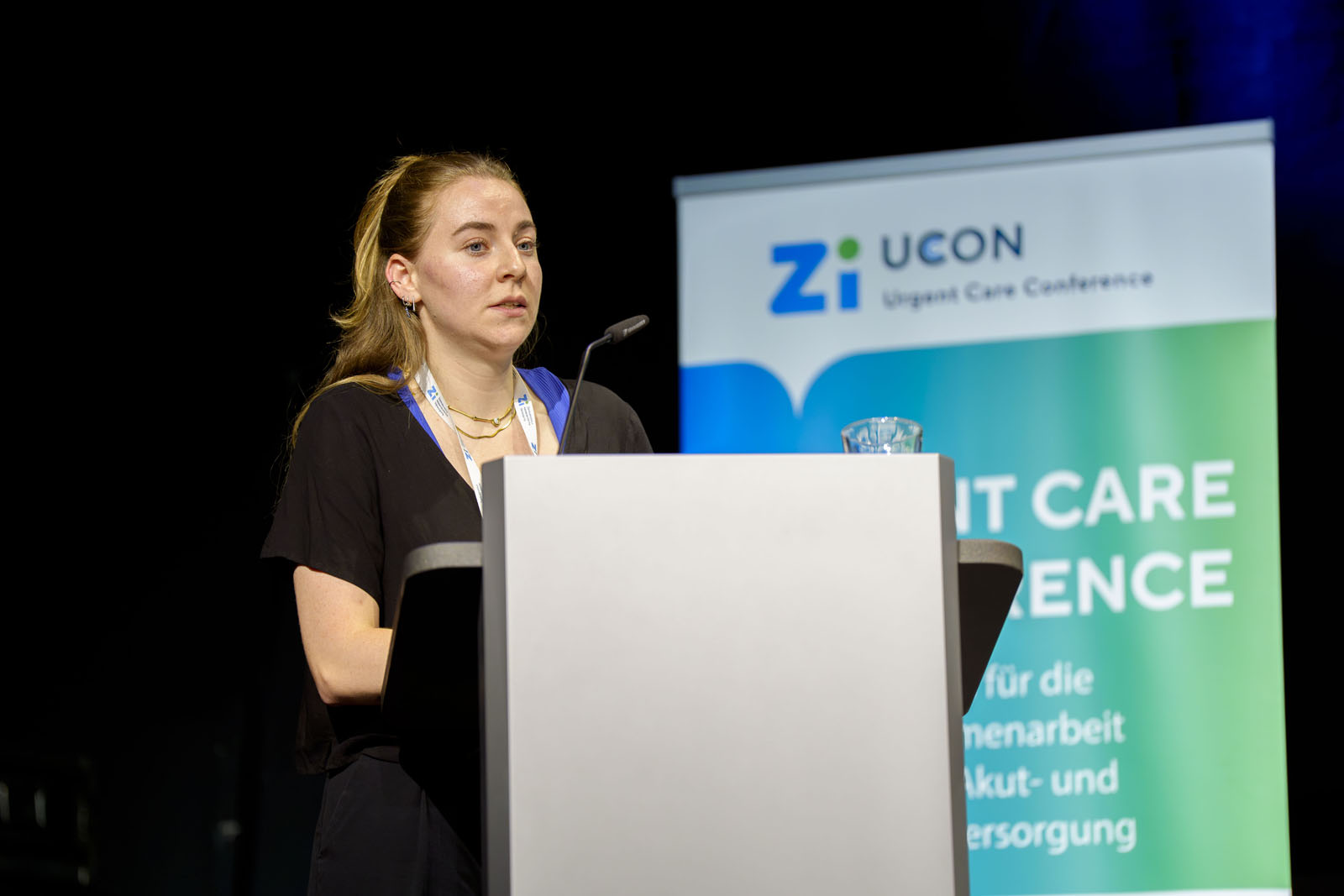 Charlotte Rust während ihres Vortrags.