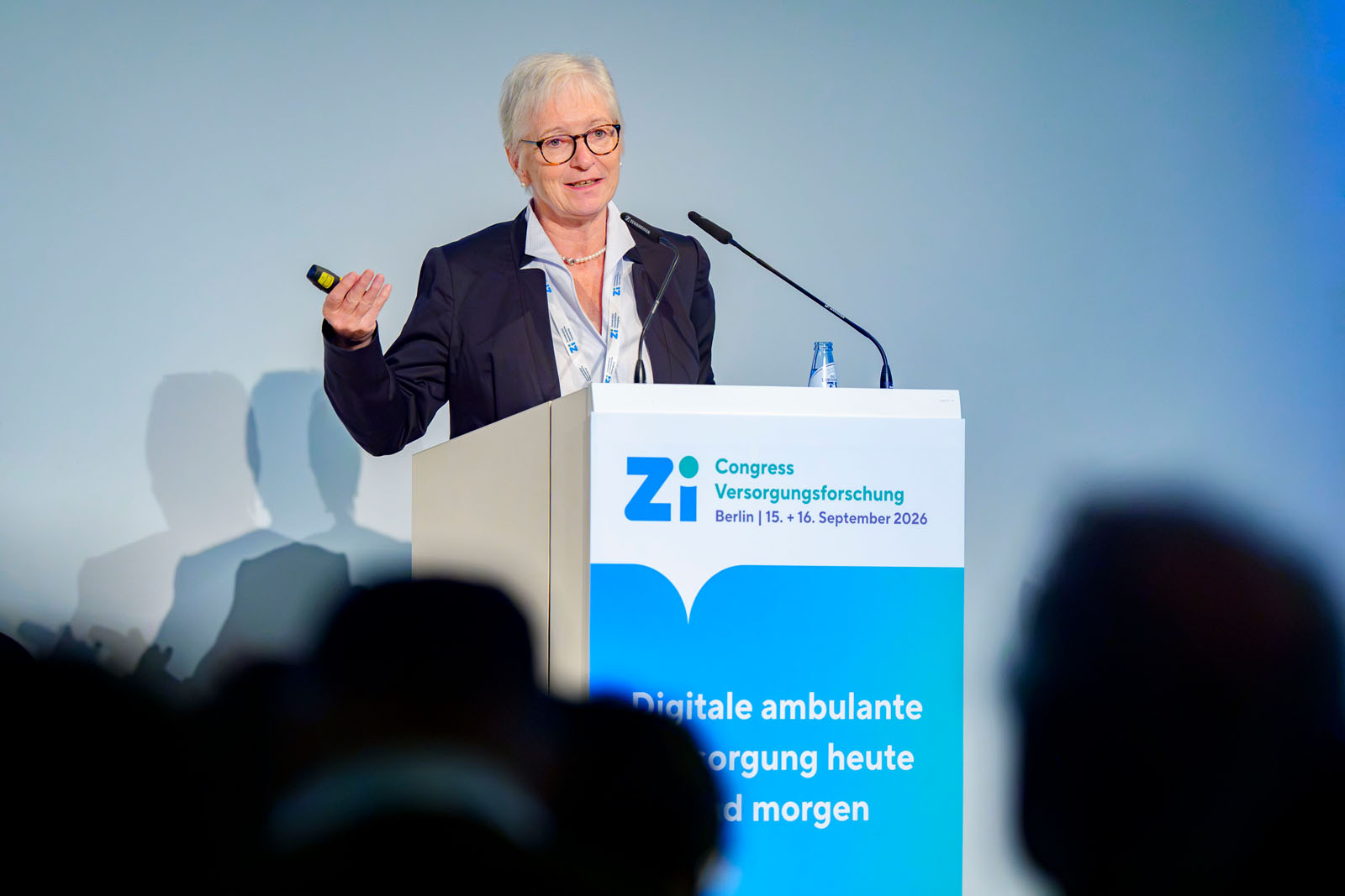 Dr. Andrea Benecke während ihres Vortrages.